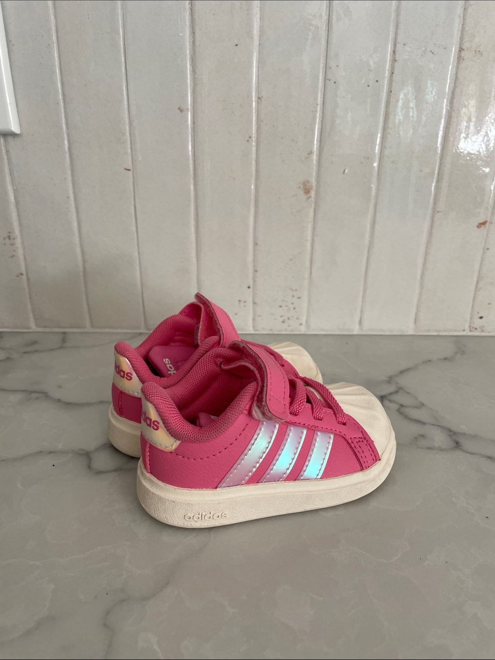 adidas Kids Pink Sneakers with Iridescent Stripes